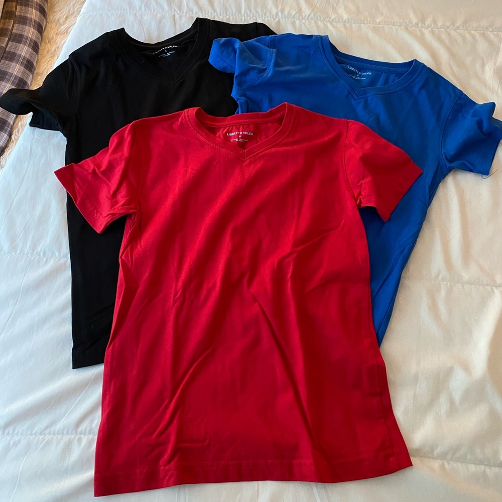 Lot of three v-neck boys Tshirt size 8 EUC